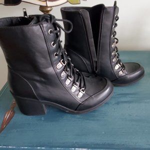 New Guess Boots 7.5